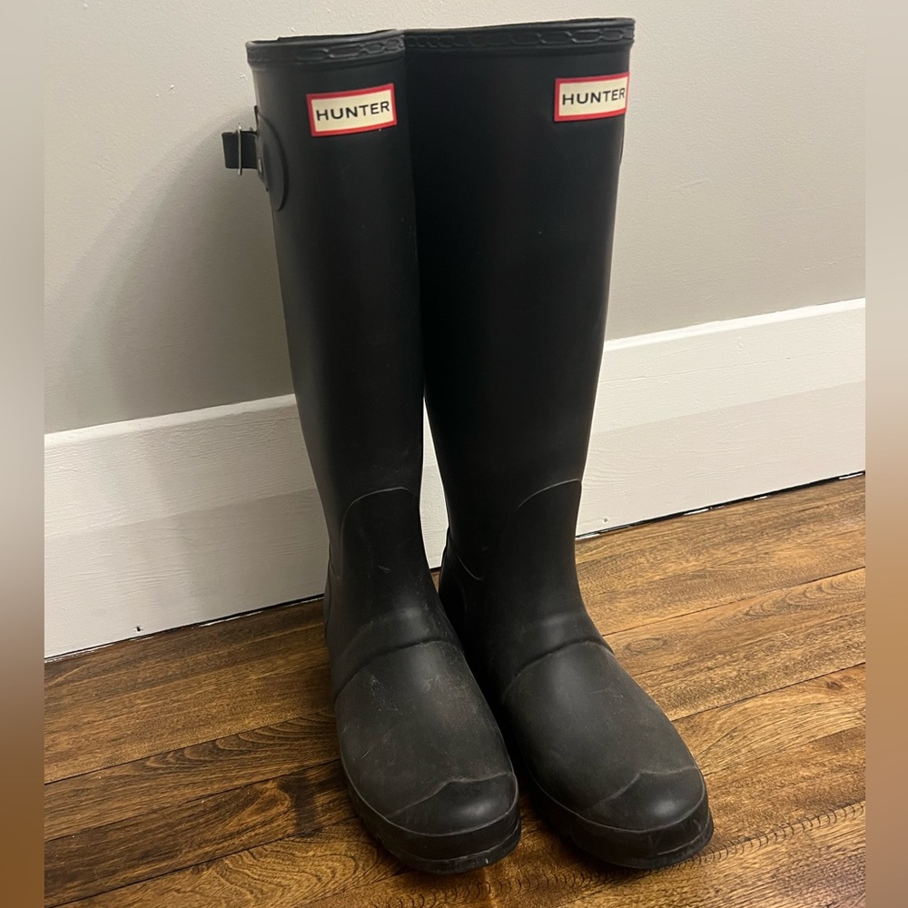 Hunter boots size 10 matte black
